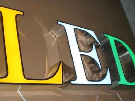 长寿介绍LED招牌的基础知识。